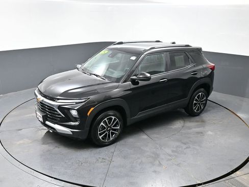 Used 2025 Chevrolet TrailBlazer LT w/ Driver Confidence Package image 47