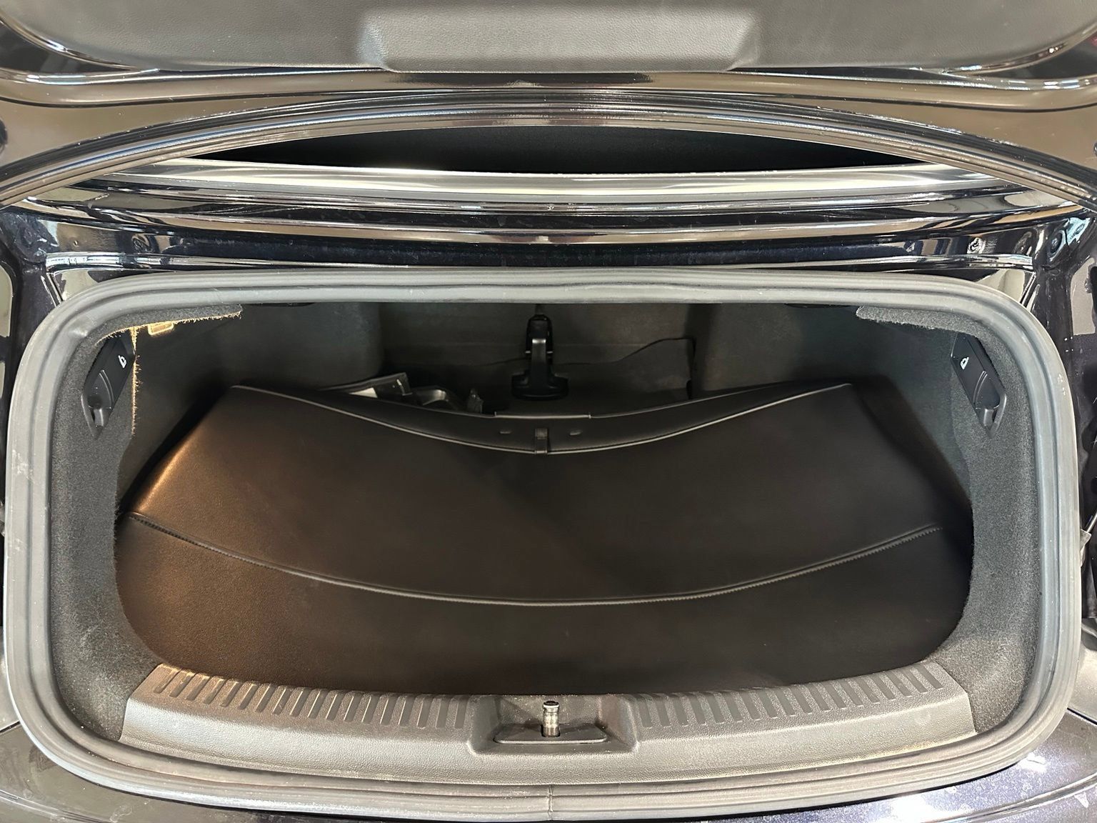 Used 2018 Volkswagen Beetle 2.0T SE FWD image 37