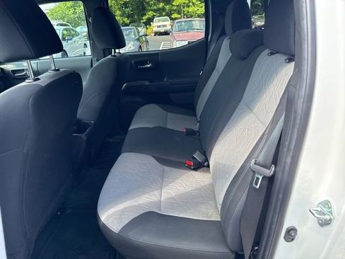 Used 2023 Toyota Tacoma TRD Off-Road image 16