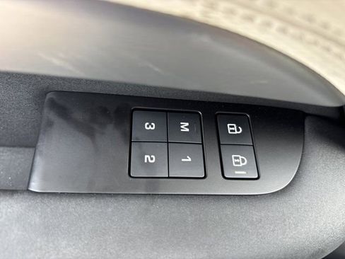 Used 2023 Land Rover Discovery HSE R-Dynamic image 24