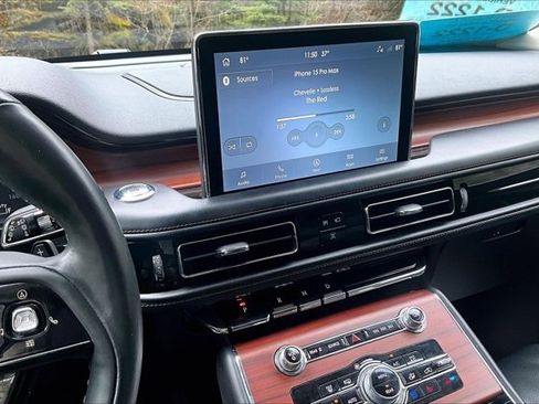 Used 2022 Lincoln Aviator Reserve w/ Equipment Group 201A AWD/4WD image 9