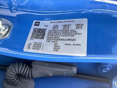 Used 2025 Chevrolet Colorado Trail Boss AWD/4WD image 32
