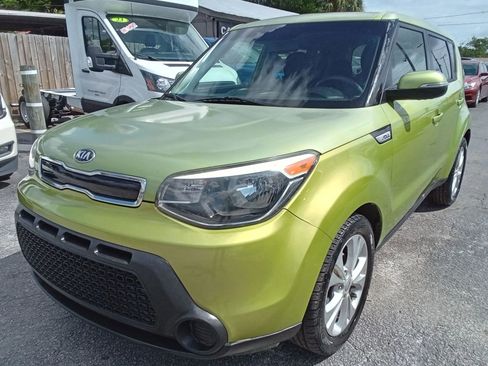 Used 2014 Kia Soul + FWD image 2