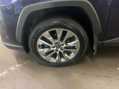 Used 2021 Toyota RAV4 XLE Premium AWD/4WD image 33