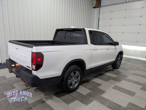 Used 2025 Honda Ridgeline TrailSport image 5