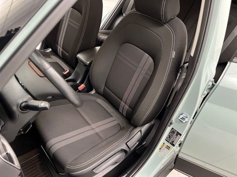 Used 2025 Hyundai Venue SEL FWD image 9
