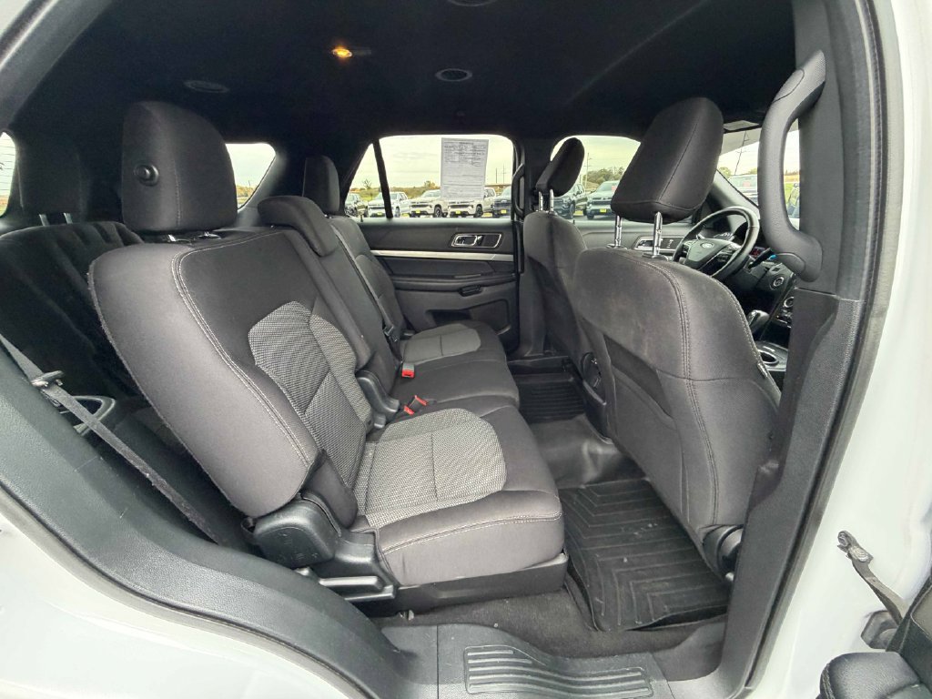 Used 2019 Ford Explorer XLT w/ Equipment Group 201A AWD/4WD image 24