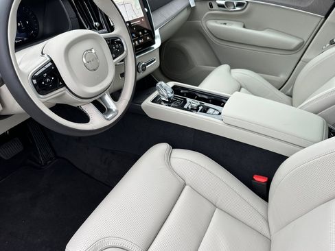 New 2026 Volvo XC90 B6 Ultra w/ Lounge Package image 9