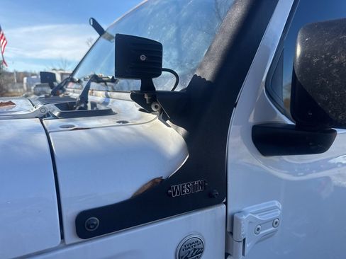 Used 2018 Jeep Wrangler Sport image 6