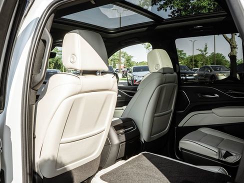 Used 2022 Cadillac Escalade Sport w/ Touring Package AWD/4WD image 29