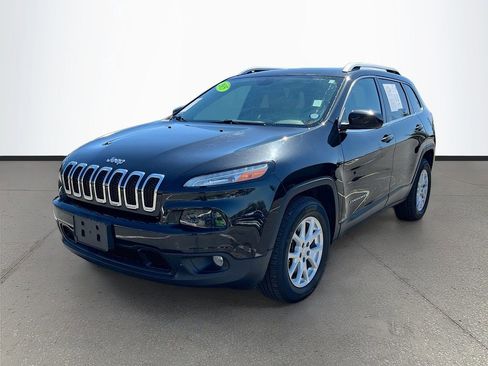 Used 2015 Jeep Cherokee Latitude w/ Cold Weather Group image 3