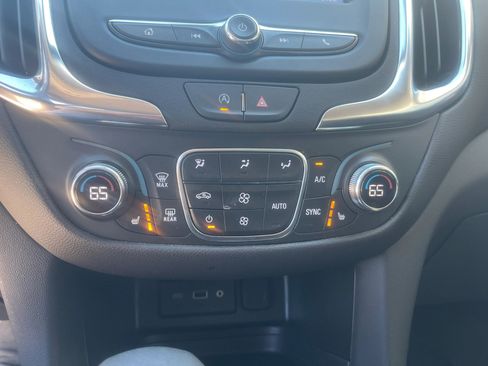 Used 2024 Chevrolet Equinox LT w/ LPO, Floor Liner Package FWD image 4