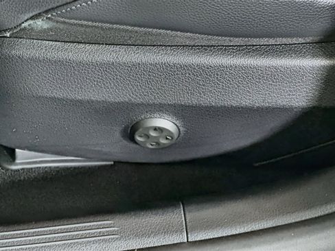 Used 2022 Mercedes-Benz C 300 Sedan image 13