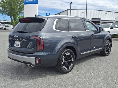Certified 2023 Kia Telluride EX w/ EX Captain's Chair Package AWD/4WD image 6