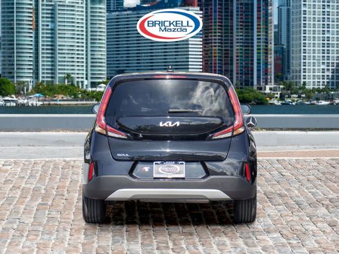 Used 2023 Kia Soul LX image 6