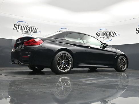 Used 2018 BMW M4 Convertible image 23