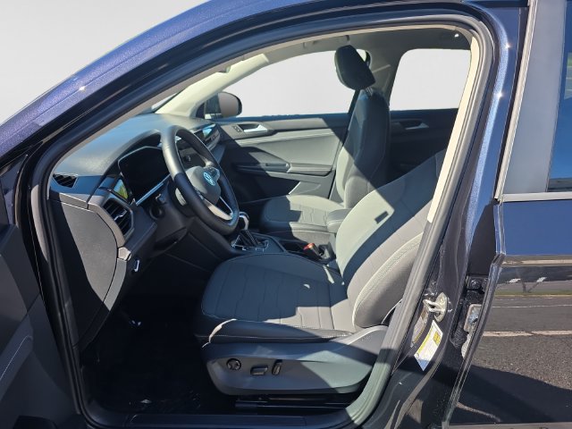 Certified 2026 Volkswagen Taos SE FWD image 11