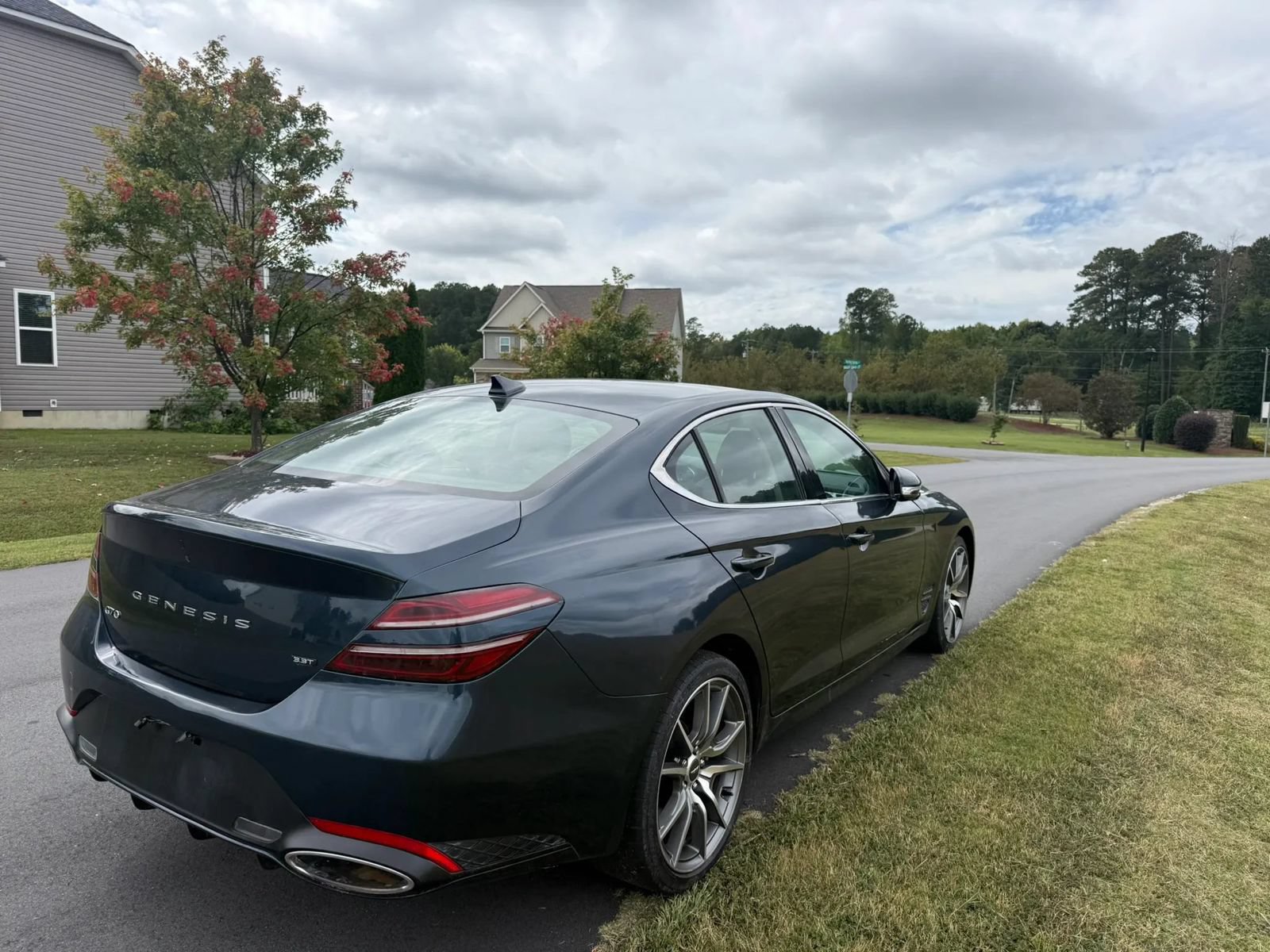 Used 2022 Genesis G70 3.3T RWD image 7