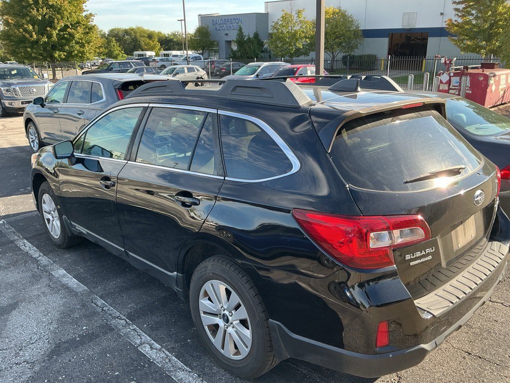 Used 2017 Subaru Outback 2.5i Premium AWD/4WD image 6