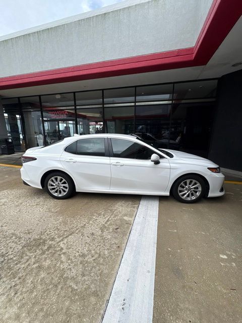 Used 2023 Toyota Camry LE FWD image 1