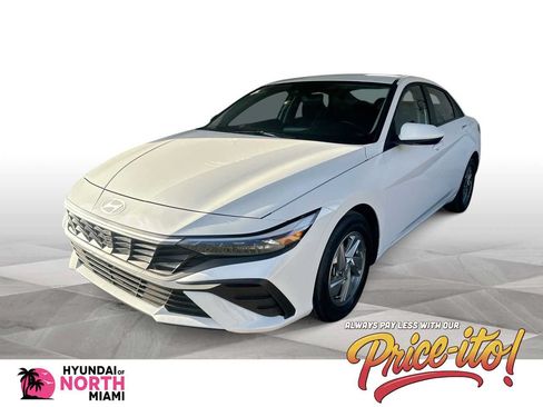 Used 2026 Hyundai Elantra SE FWD image 1