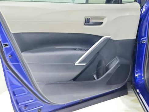 Used 2025 Toyota Corolla Cross LE FWD image 19