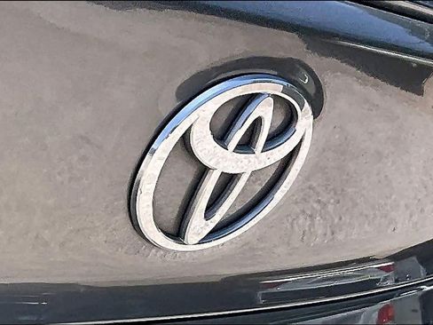 Used 2025 Toyota Camry SE FWD image 30