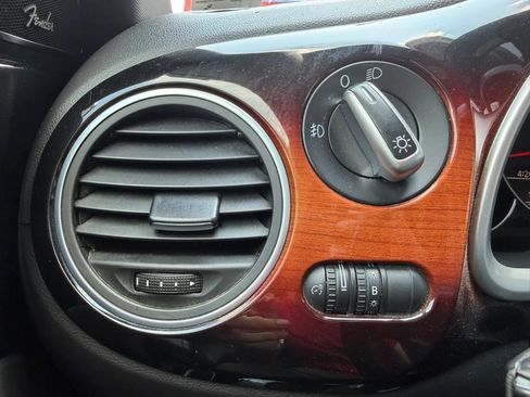 Used 2013 Volkswagen Beetle Turbo FWD image 21