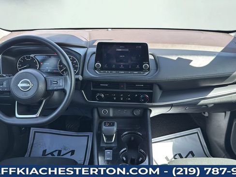 Used 2023 Nissan Rogue S AWD/4WD image 17