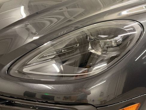 Used 2026 Porsche Macan AWD/4WD image 32