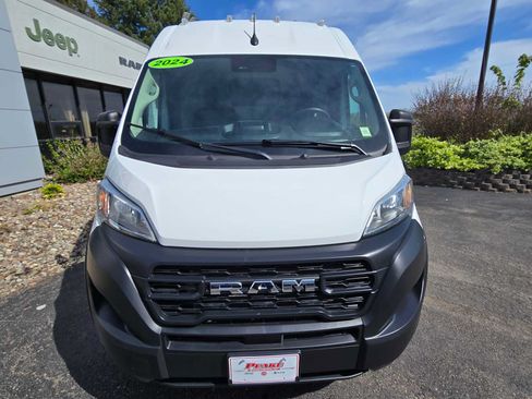 Used 2024 RAM ProMaster 2500 w/ Convenience Group FWD image 9