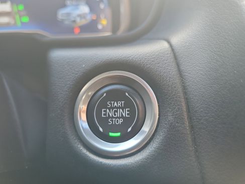 Used 2023 Chevrolet Suburban High Country image 32