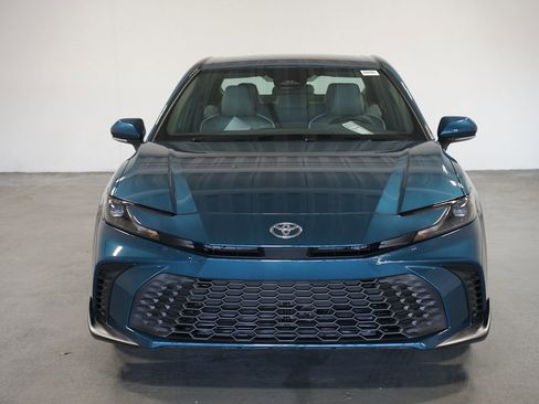 New 2026 Toyota Camry SE image 2