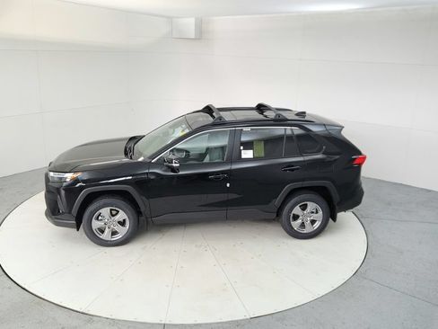 Used 2025 Toyota RAV4 XLE w/ Convenience Package AWD/4WD image 14
