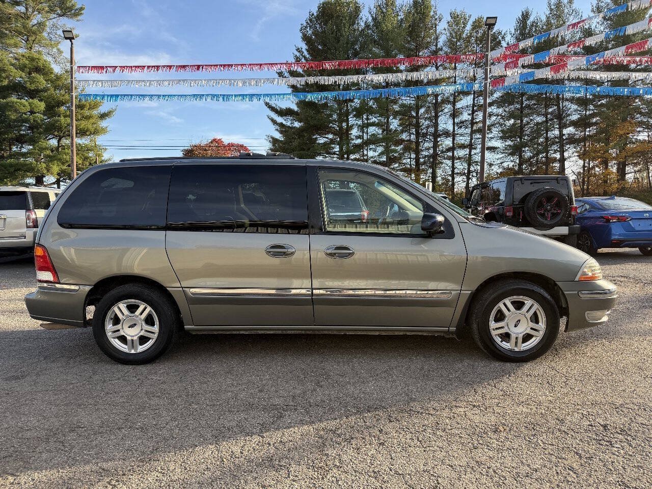 Used 2002 Ford Windstar SE FWD image 4