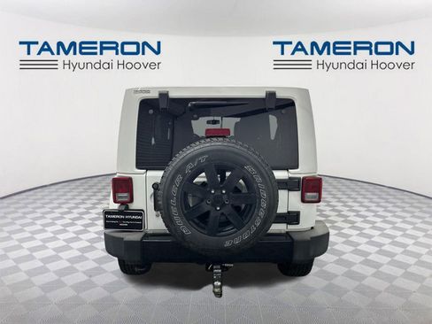 Used 2014 Jeep Wrangler Unlimited Sahara AWD/4WD image 4