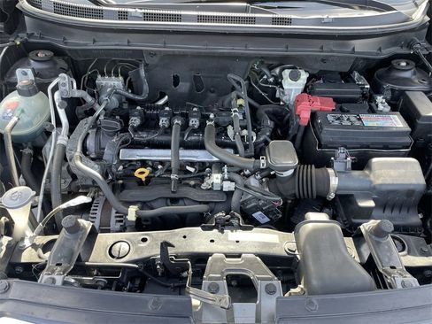 Used 2019 Nissan Kicks SV image 14