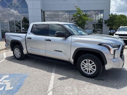 Used 2022 Toyota Tundra SR5 w/ SR5 Convenience Package AWD/4WD image 35