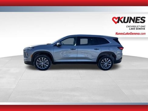 Used 2025 Buick Enclave Preferred image 8