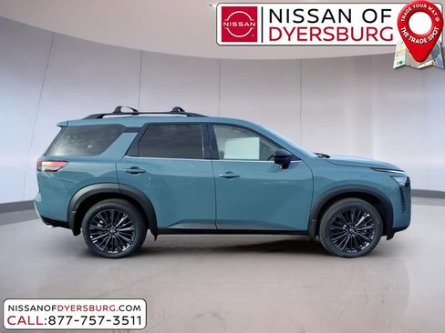 New 2026 Nissan Pathfinder SL w/ SL Premium Package AWD/4WD image 2