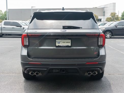 Used 2025 Ford Explorer ST RWD image 10