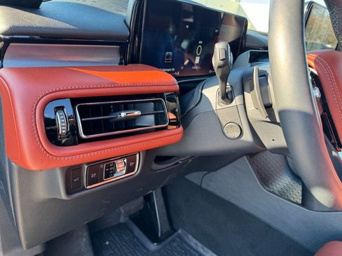 Certified 2025 Lincoln Aviator Reserve w/ Equipment Group 201A image 14