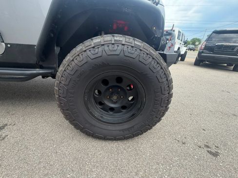 Used 2014 Jeep Wrangler Unlimited Sahara AWD/4WD image 39