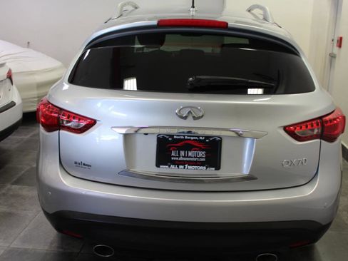 Used 2017 INFINITI QX70 AWD w/ Premium Package image 5