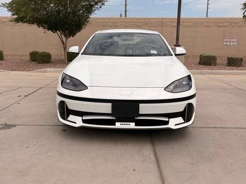 Used 2024 Hyundai Ioniq 6 SE RWD image 3