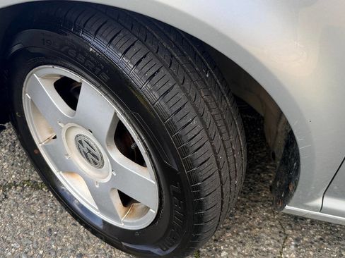 Used 2001 Volkswagen Golf GLS image 32