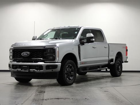 Used 2023 Ford F350 Lariat w/ Sport Appearance Package image 10