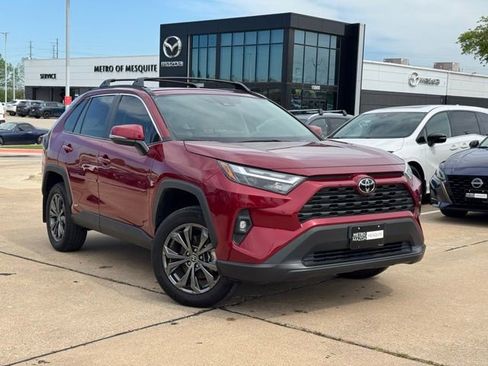 Used 2025 Toyota RAV4 XLE Premium image 1