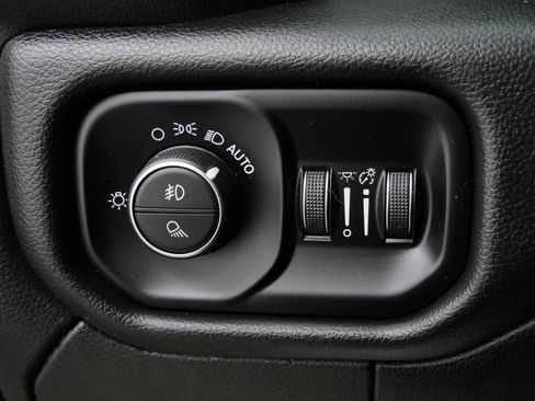 Used 2019 RAM 2500 Laramie w/ Black Appearance Package image 27