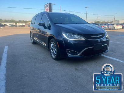 Used 2018 Chrysler Pacifica Limited